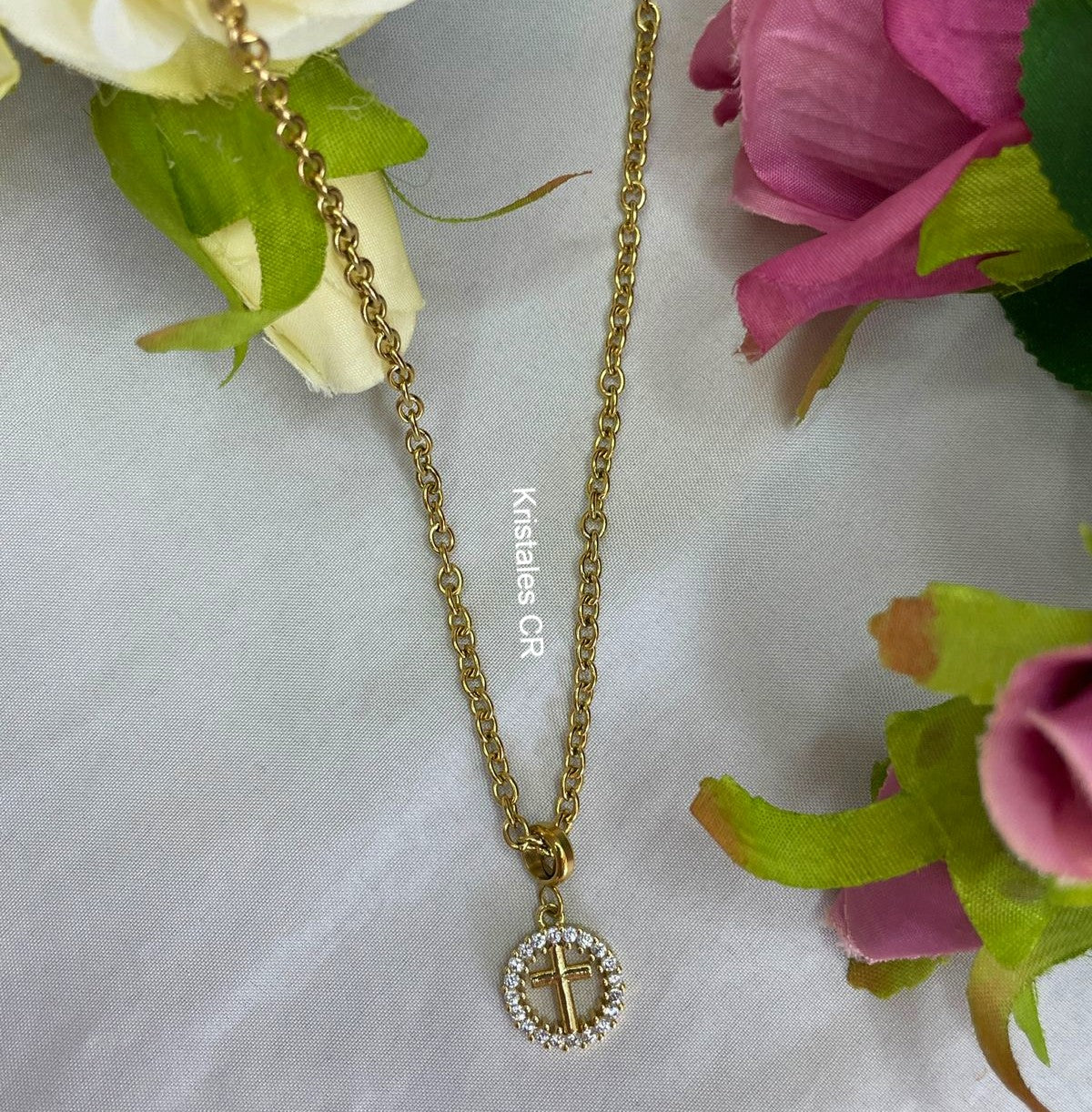 Collar con Cruz