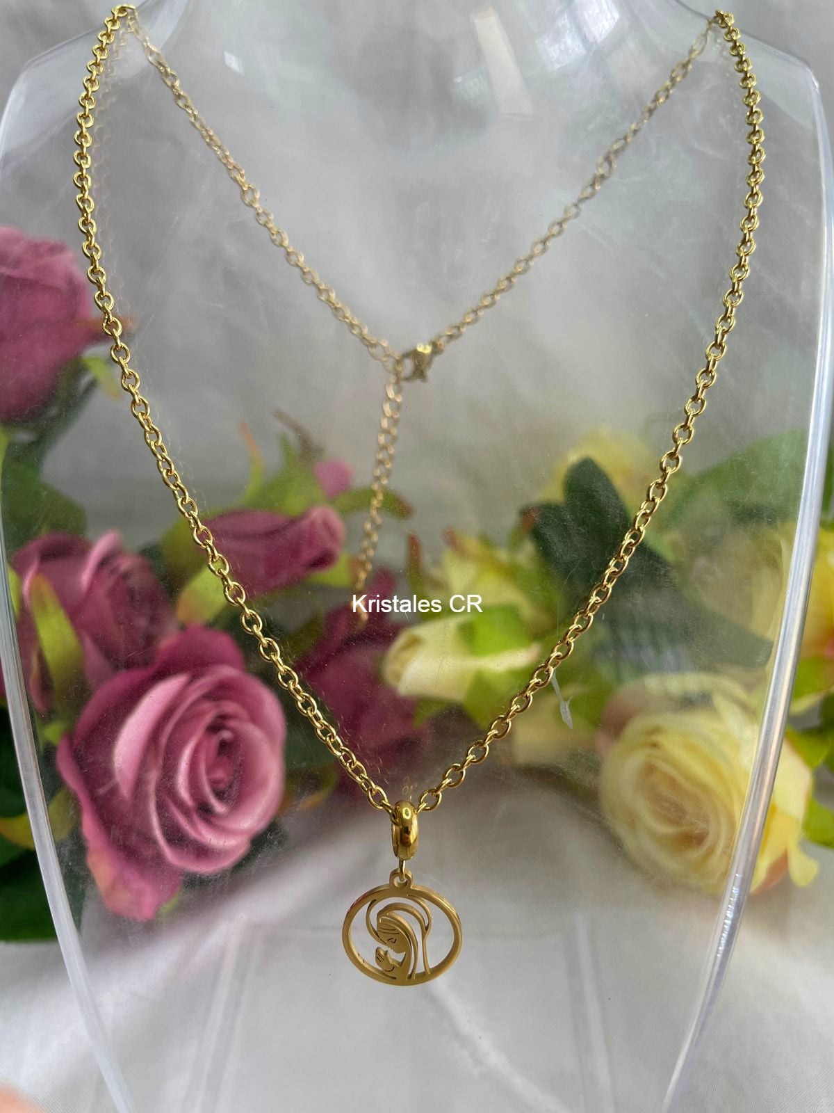 Collar con Dije de la Virgen