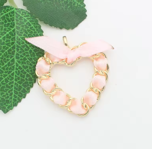 Dije Corazón con Cinta