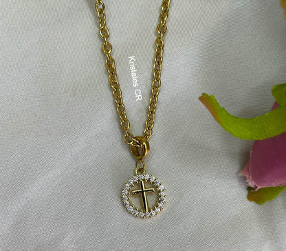 Collar con Cruz